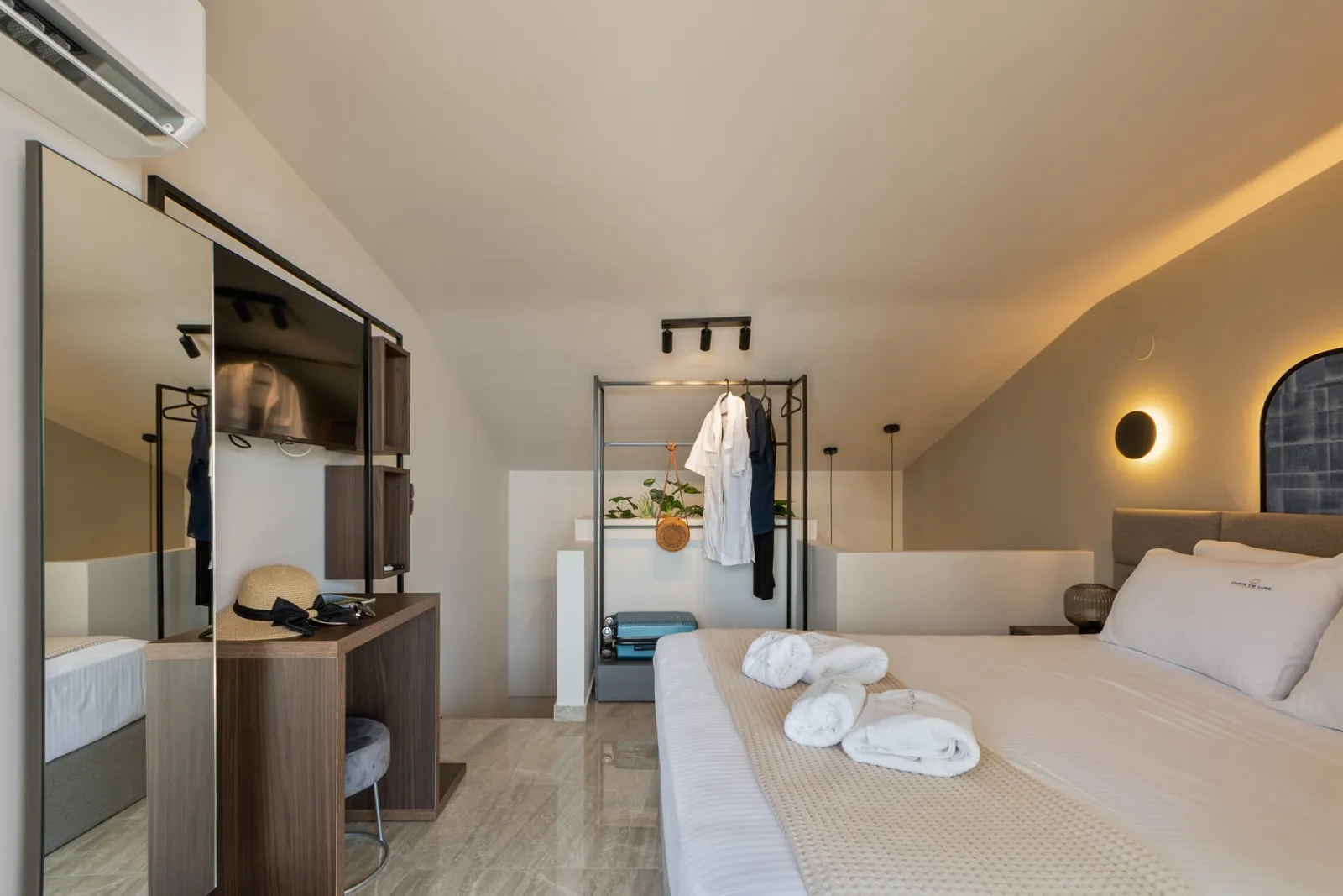 Deluxe Suite with Sea View