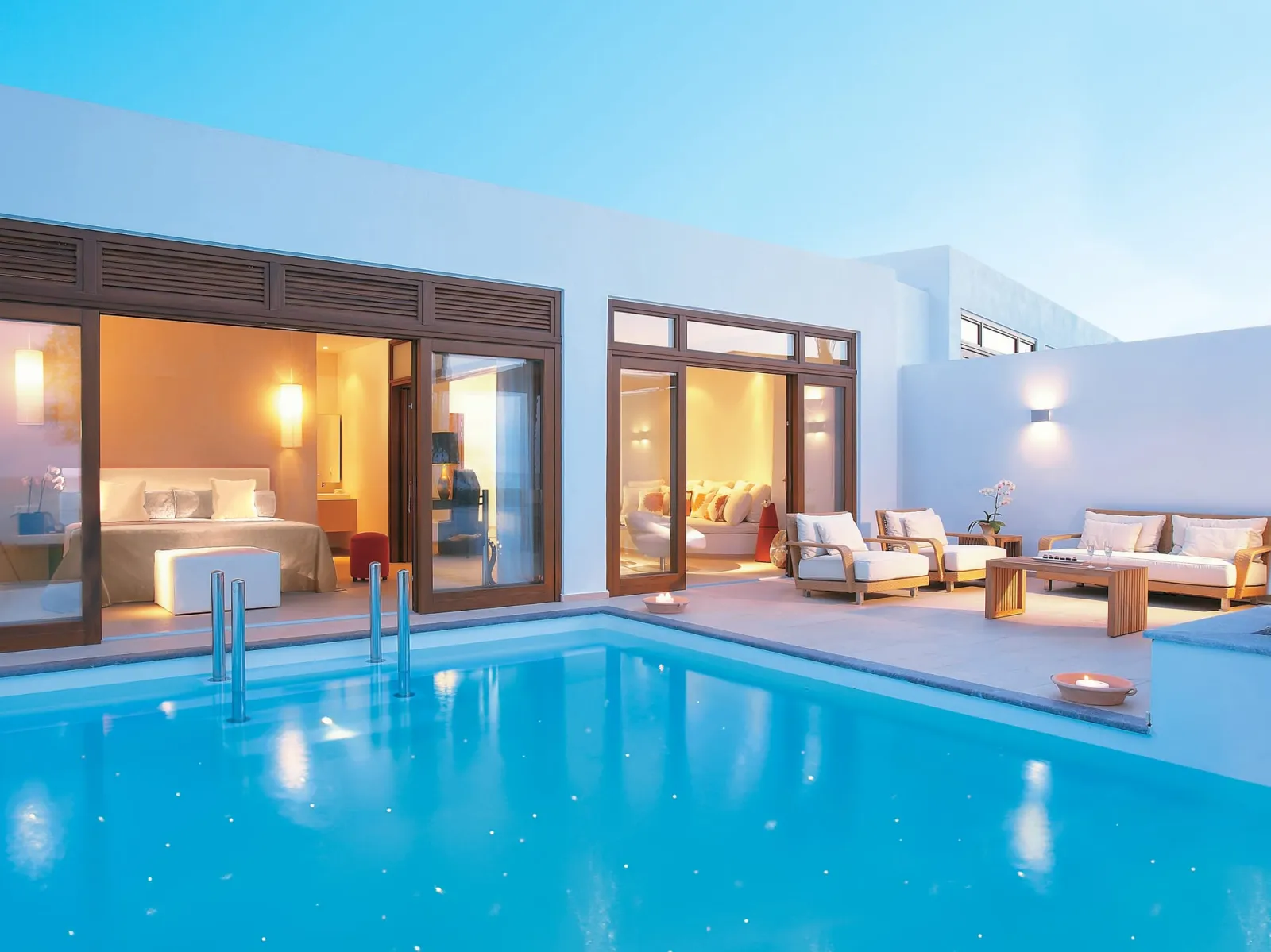 2 Bedroom villa waterfront with private pool