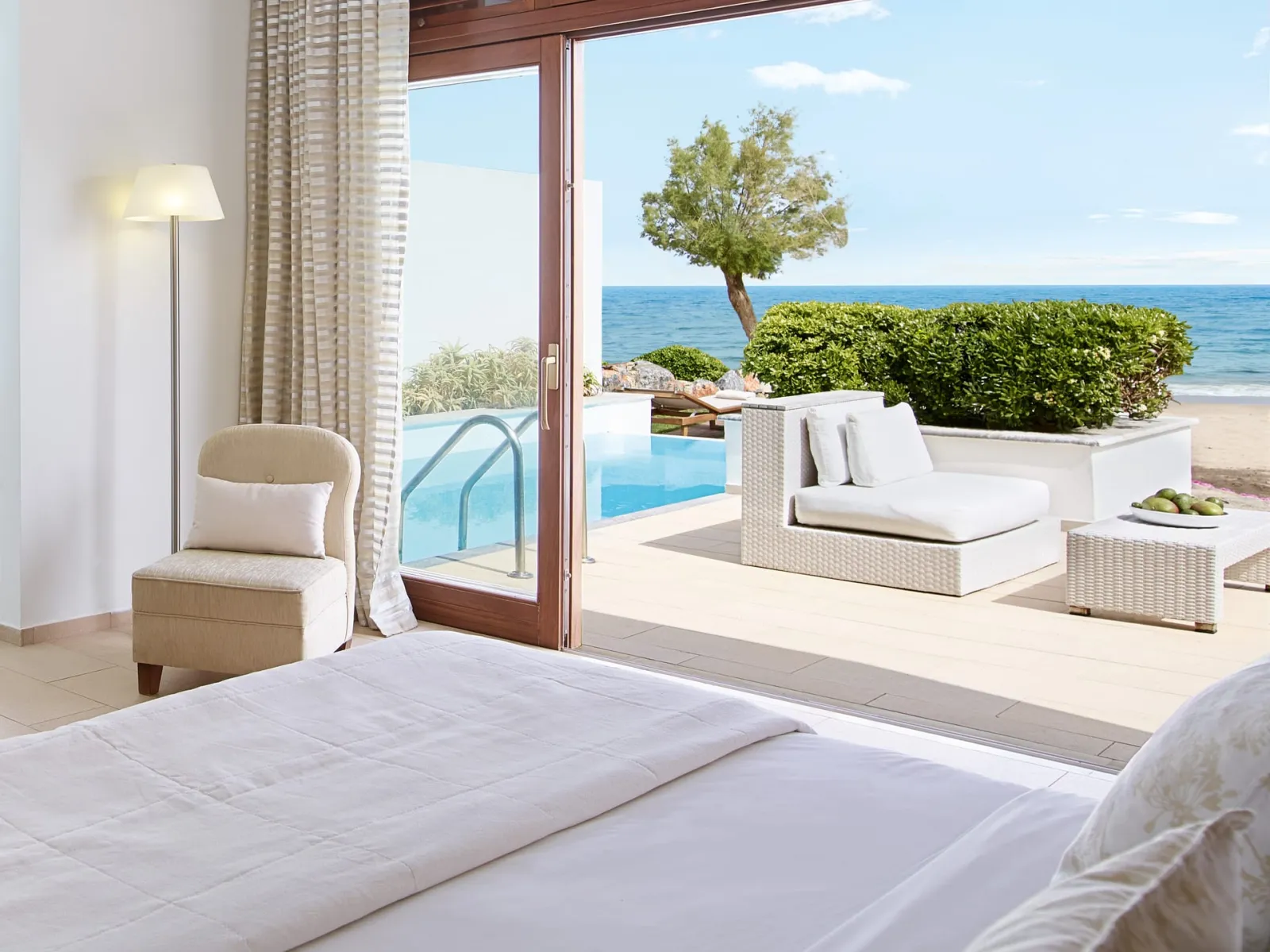 3 Bedroom villa beachfront with private pool