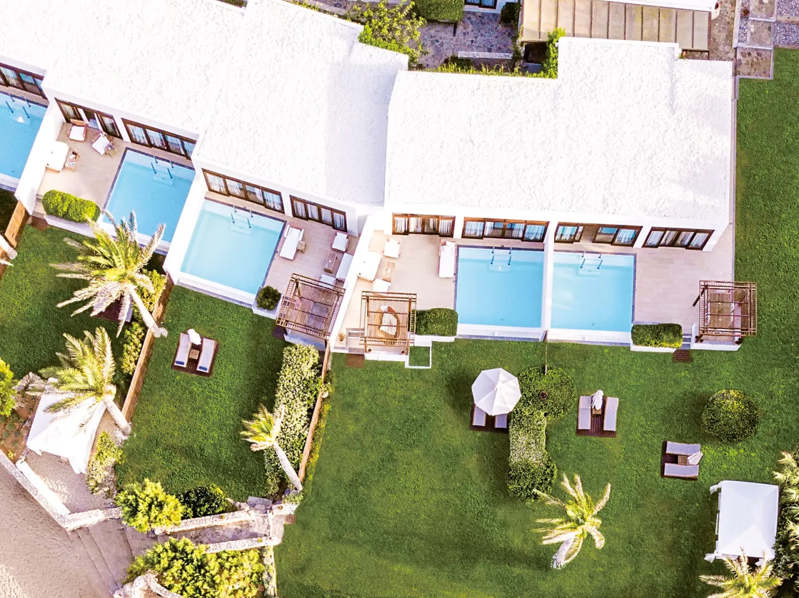 3 Bedroom villa waterfront with pools