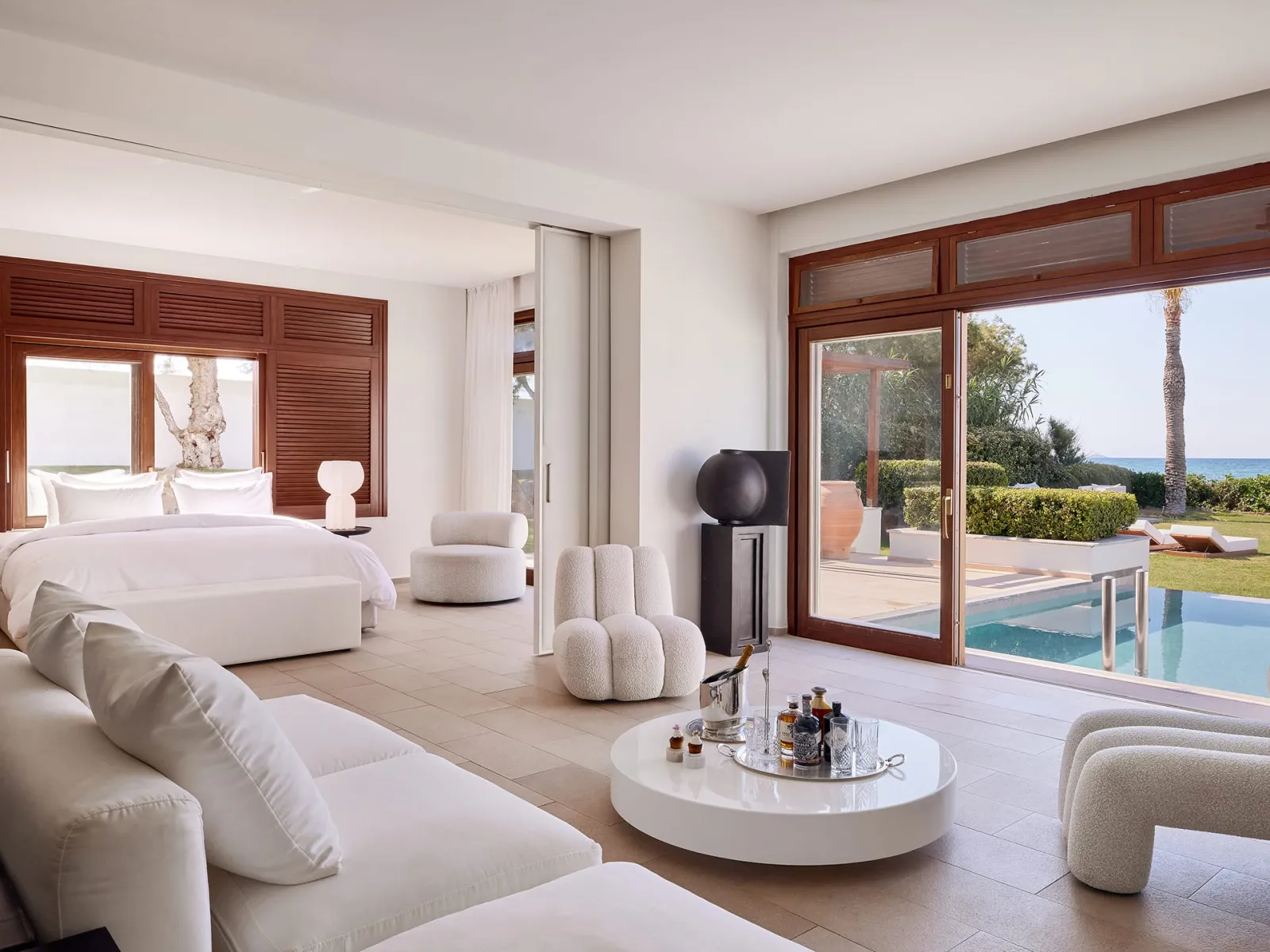 6 Bedroom Waterfront Villa