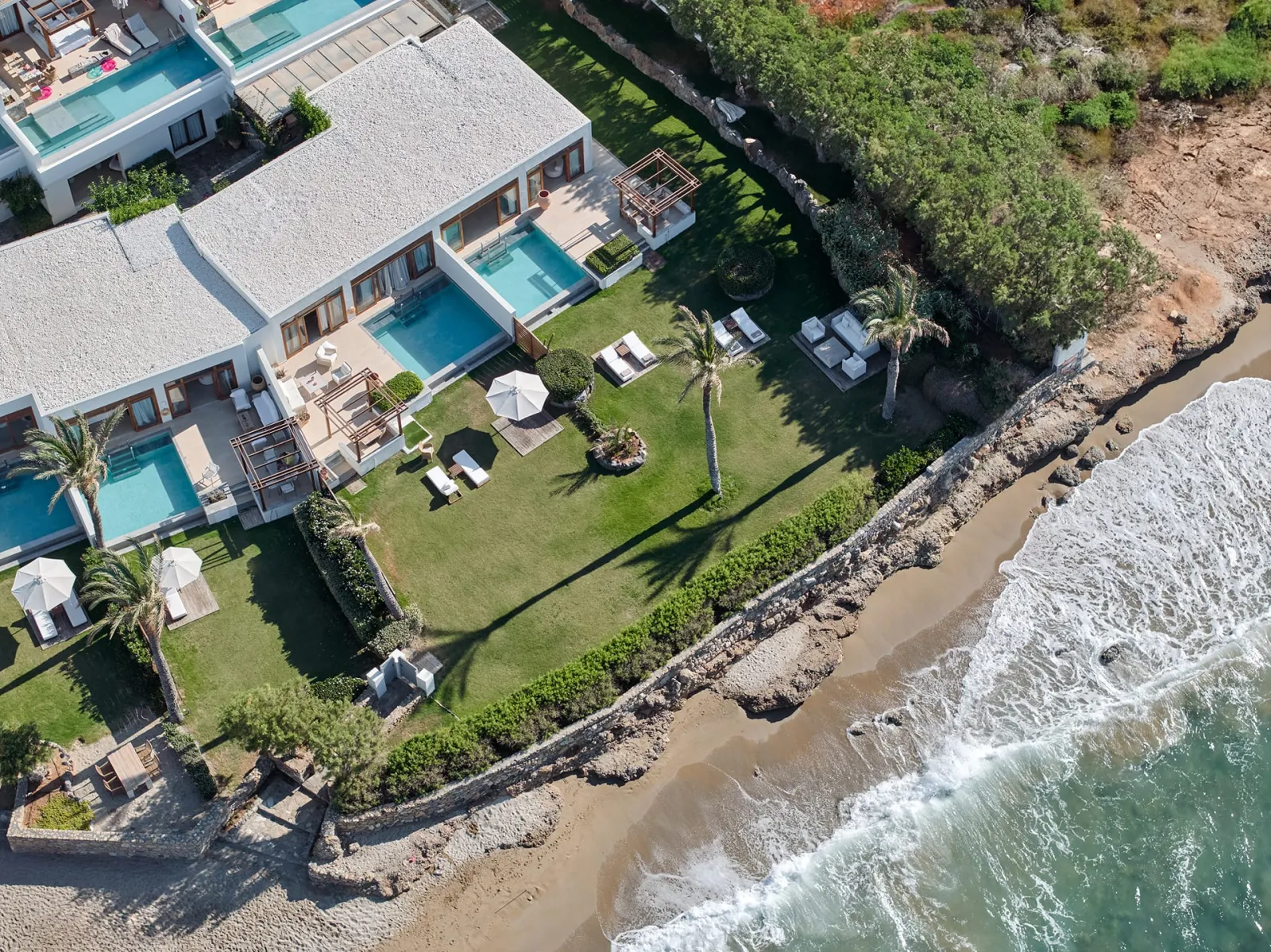 6 Bedroom Waterfront Villa