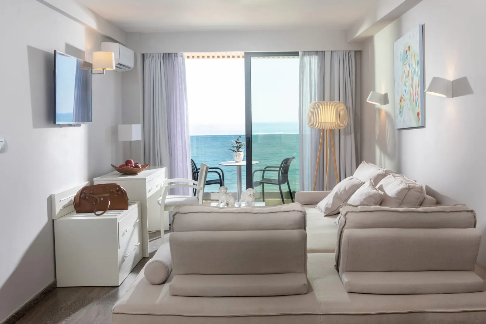 Deluxe 1 Bedroom Suite Sea View