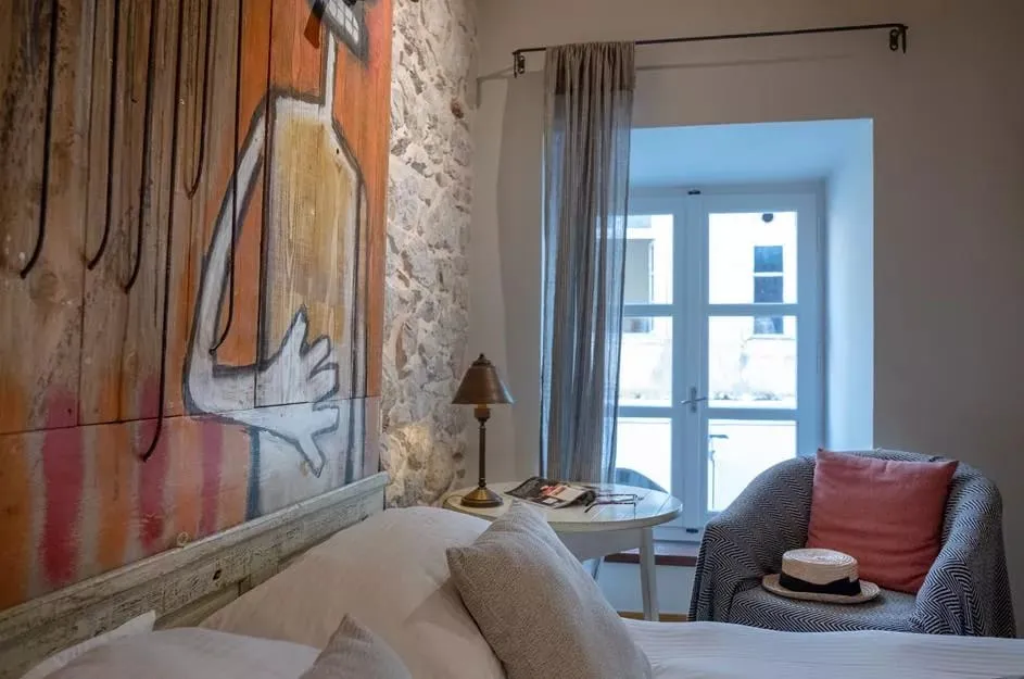 Budget Double Room in Adiandi Building