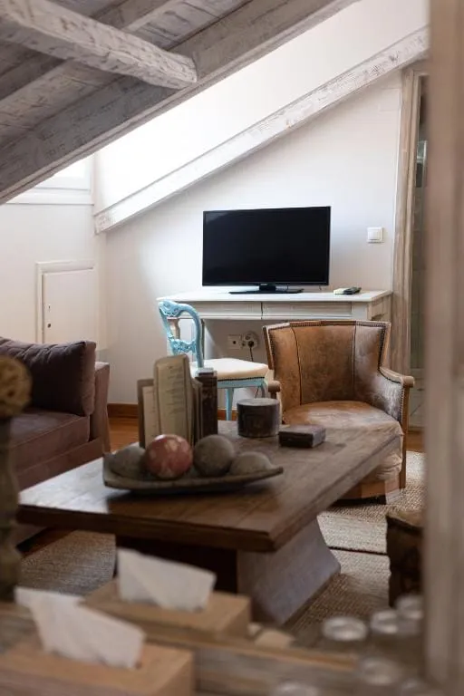Attic Suite with Balcony in Adiandi Building ( 3rd floor )