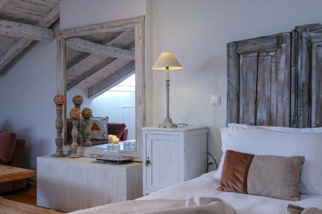 Attic Suite with Balcony in Adiandi Building ( 3rd floor )