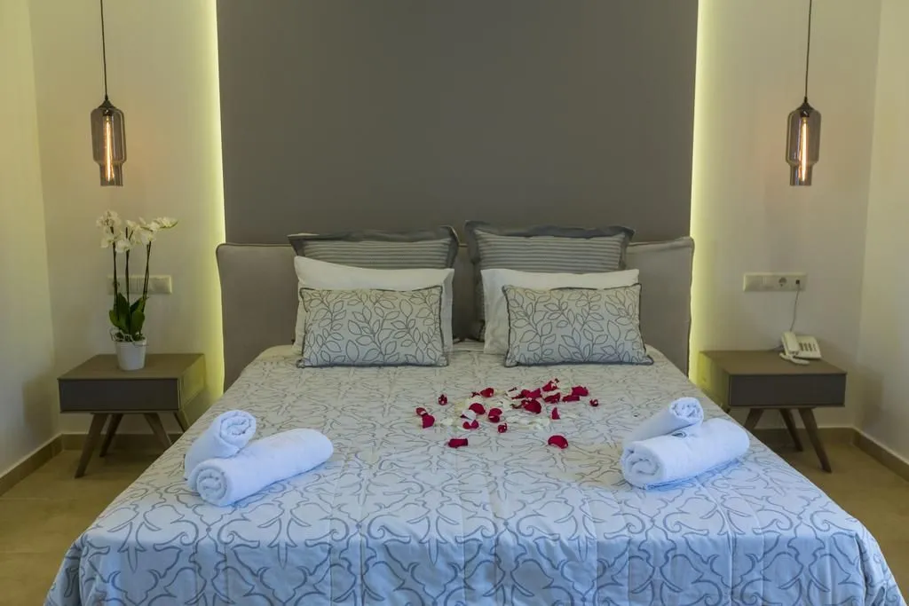 Honeymoon Suite