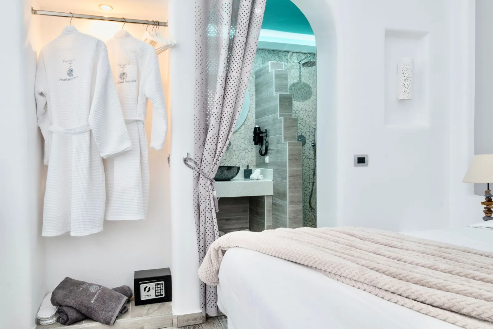 Deluxe Plunge Pool Suite