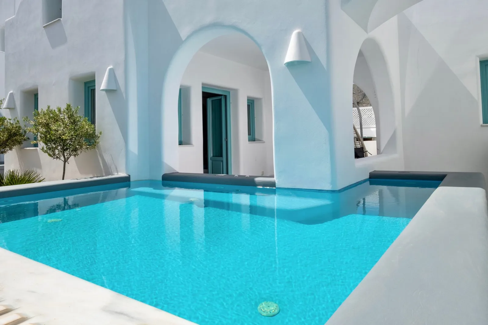 Deluxe Plunge Pool Suite