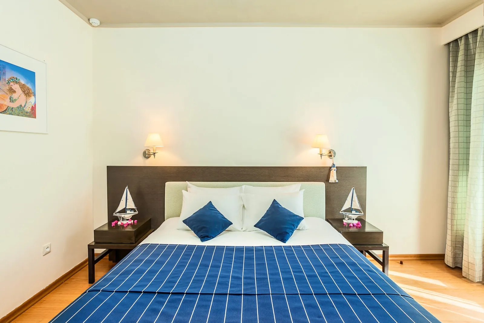 Double Room for Single Use