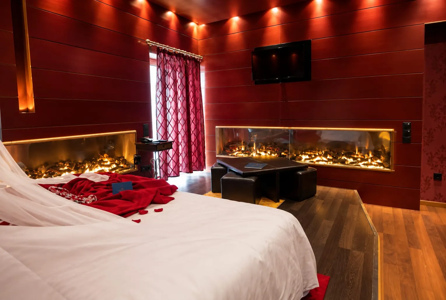 Deluxe Suite with Jacuzzi