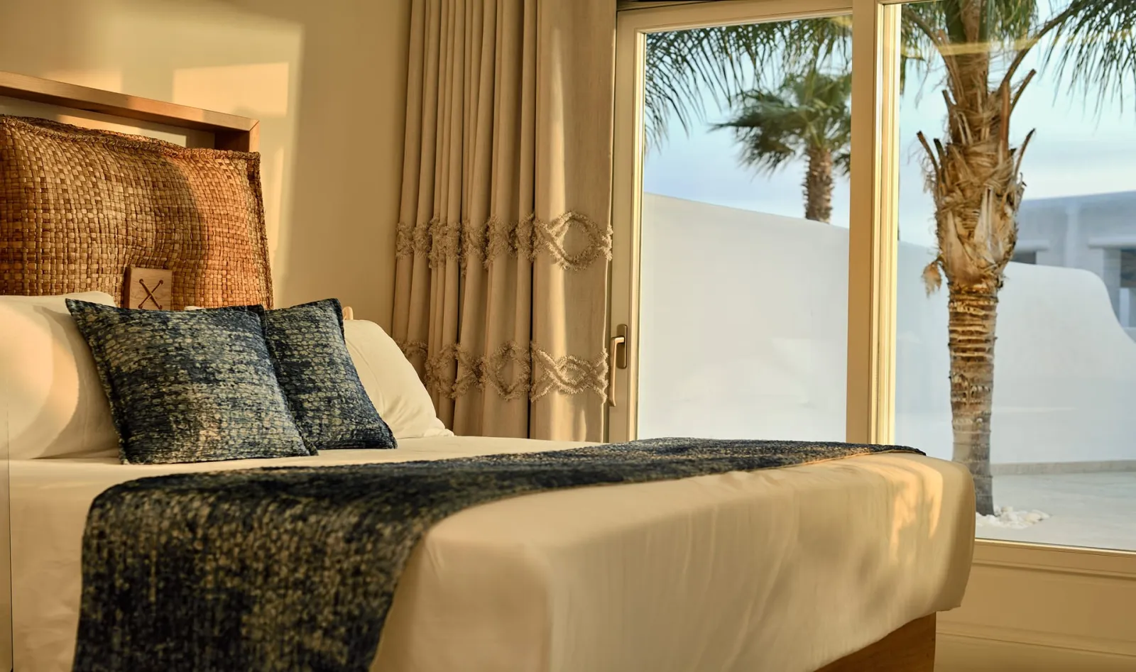 Exclusive Suite with Private Pool [Side Sea View]