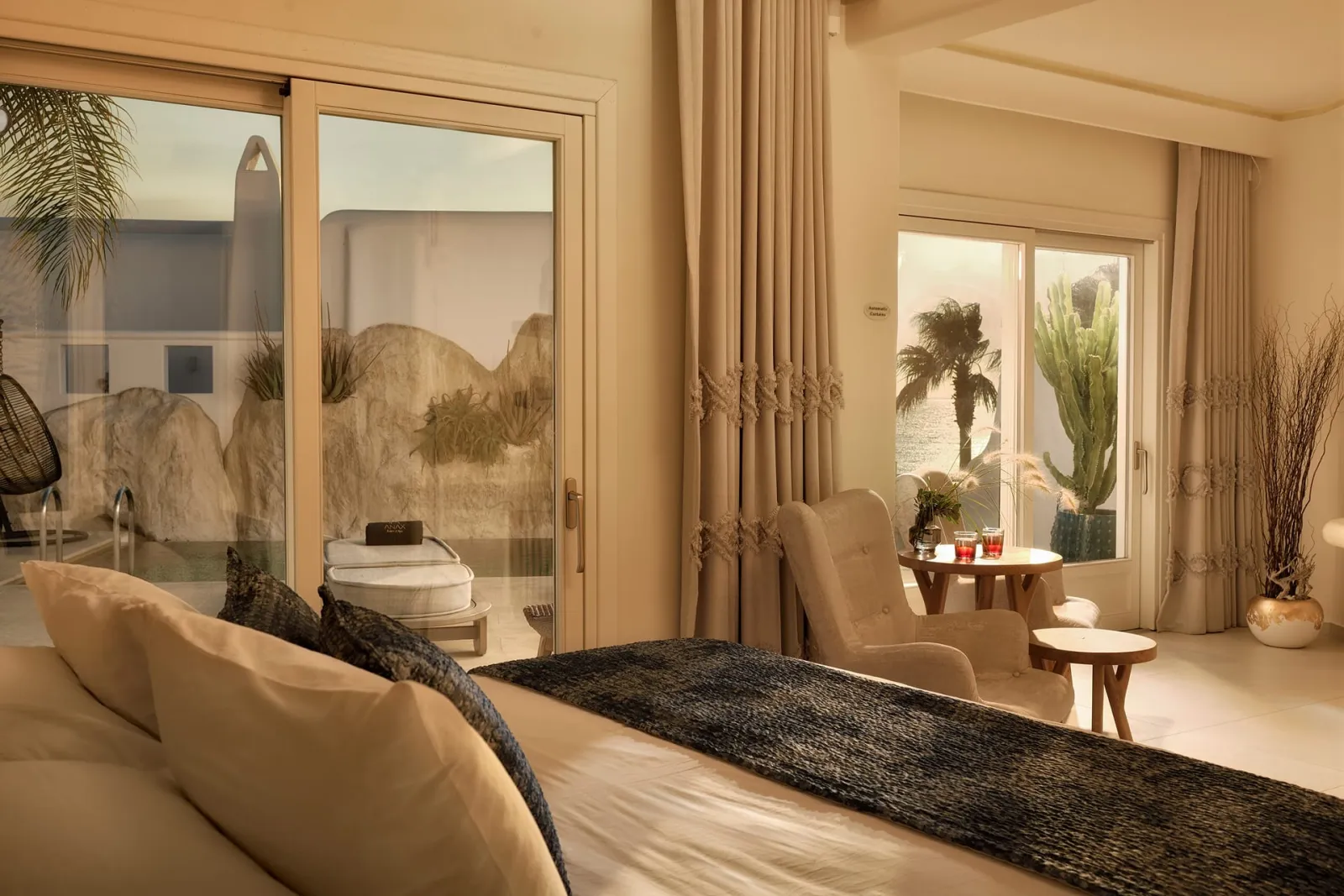 Exclusive Suite with Private Pool [Side Sea View]