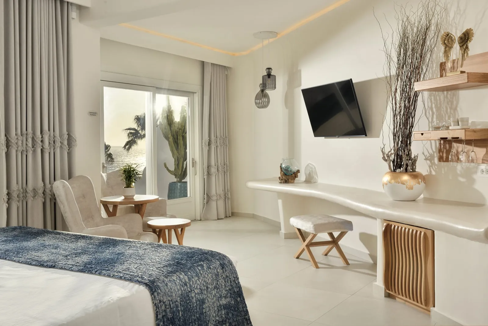 Exclusive Suite with Private Pool [Side Sea View]