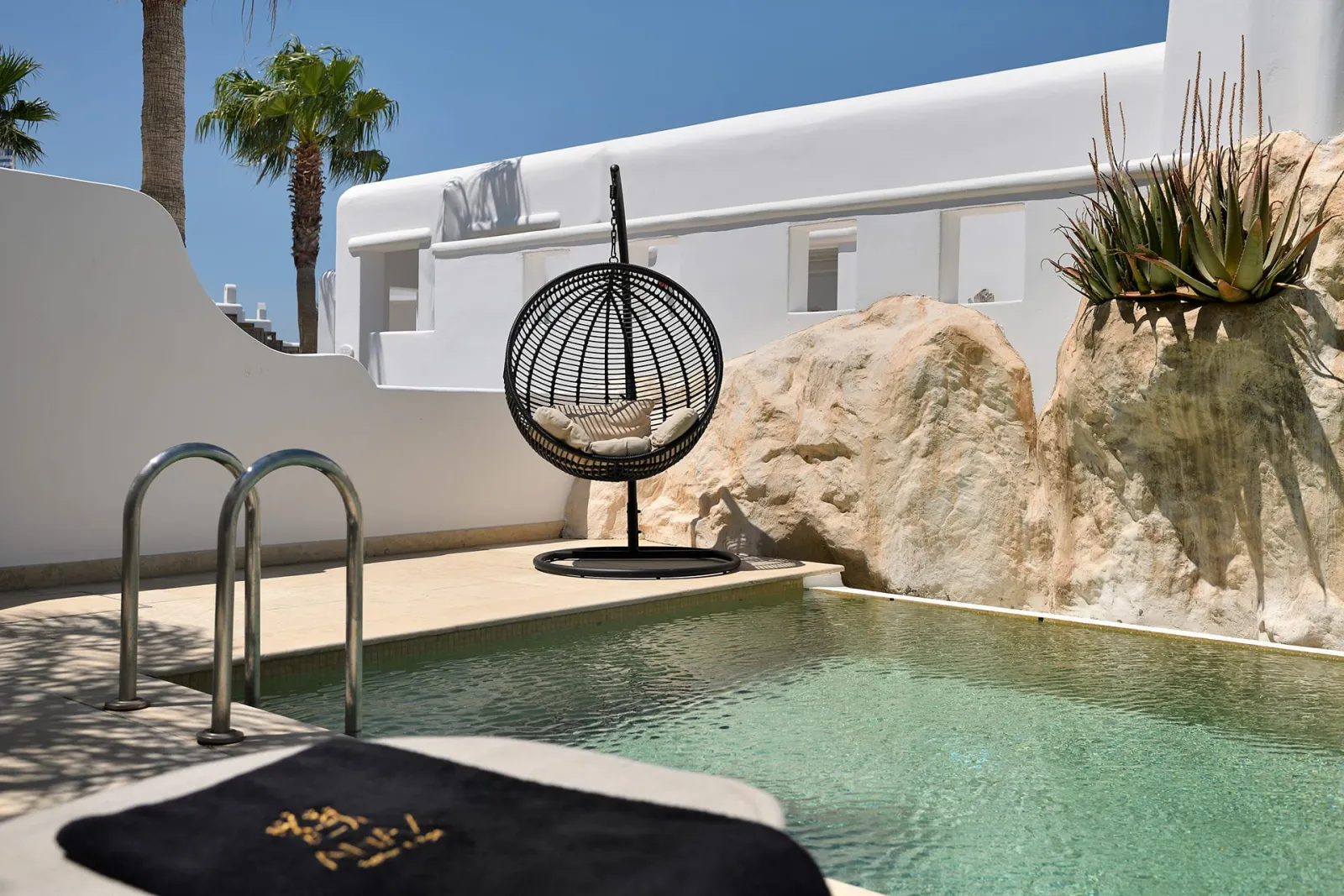 Exclusive 2 Bedroom Suite with Private Pool [Side Sea View]
