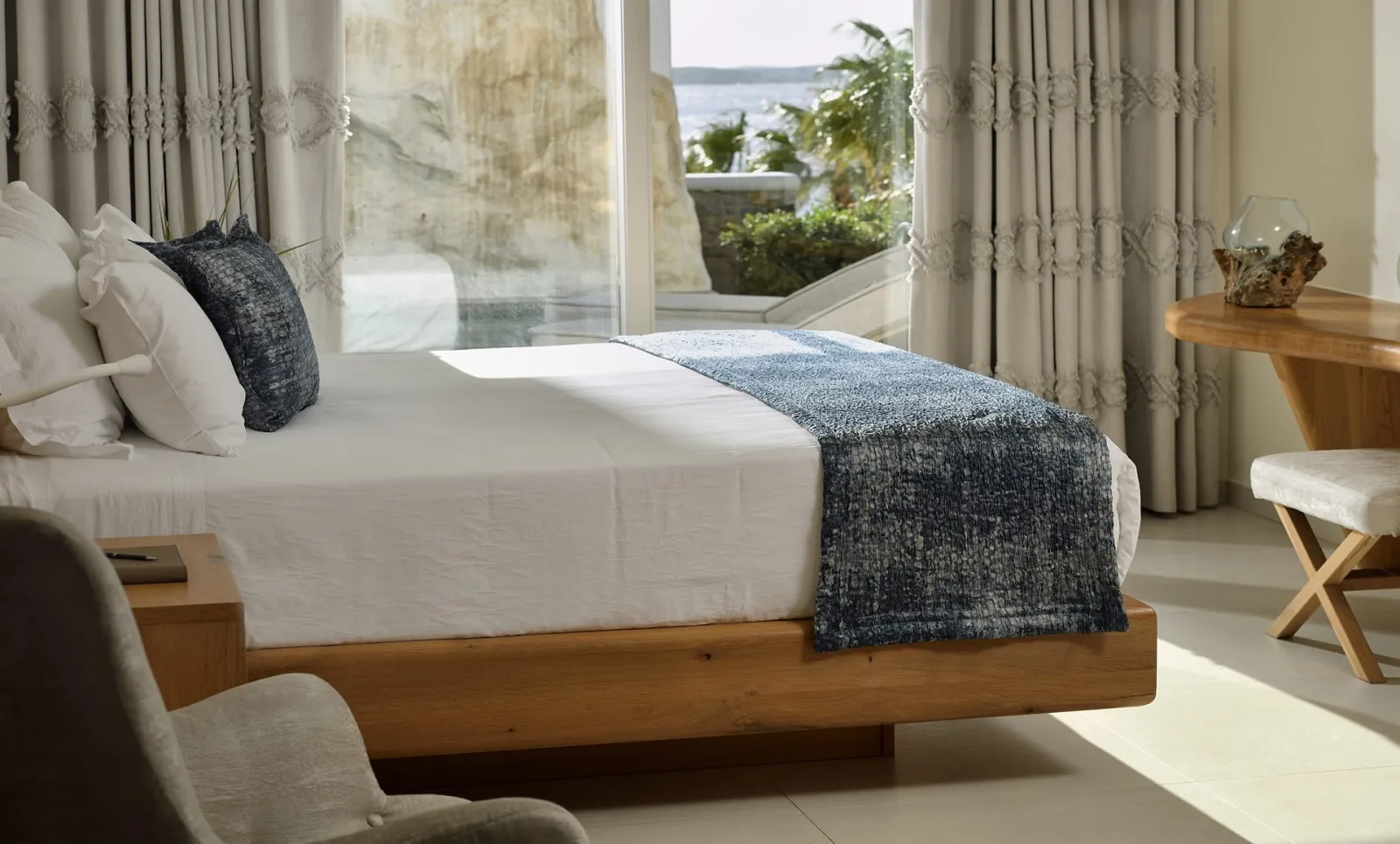 Exclusive 2 Bedroom Suite with Private Pool [Side Sea View]