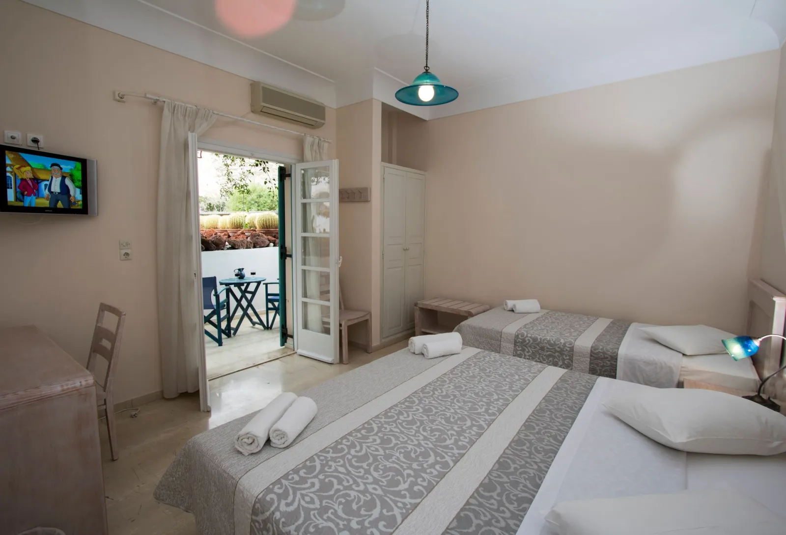 Triple Room