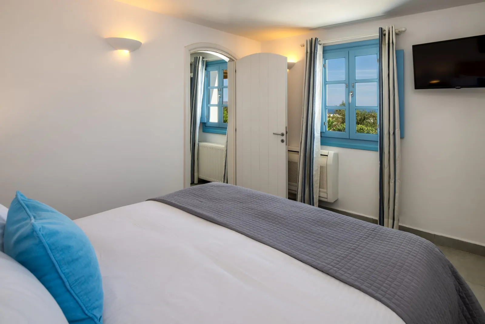 Two Bedroom Suite with private pool &amp; sea view