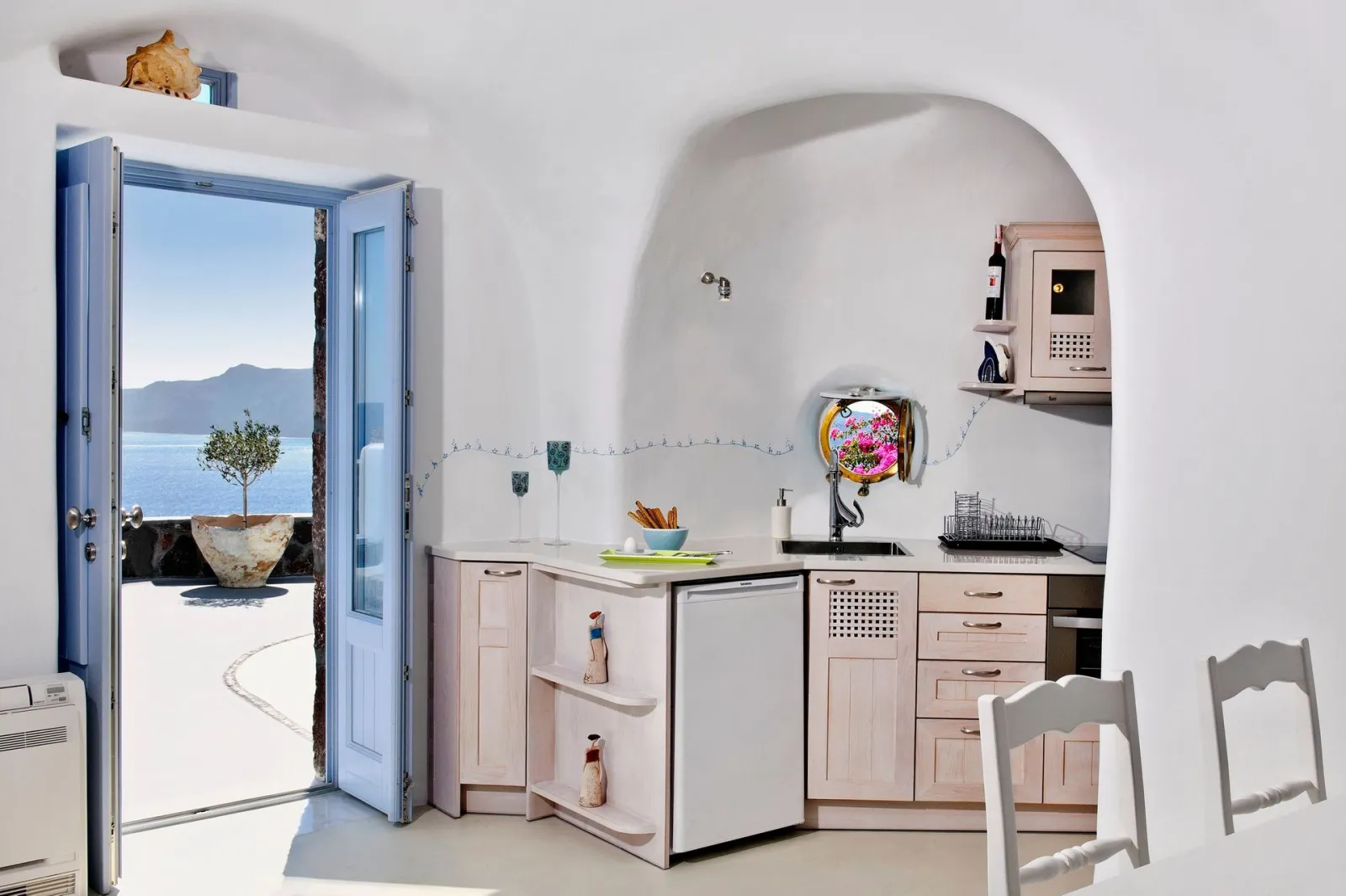 One - Bedroom Villa with Caldera View and Shared Pool - HYDOR