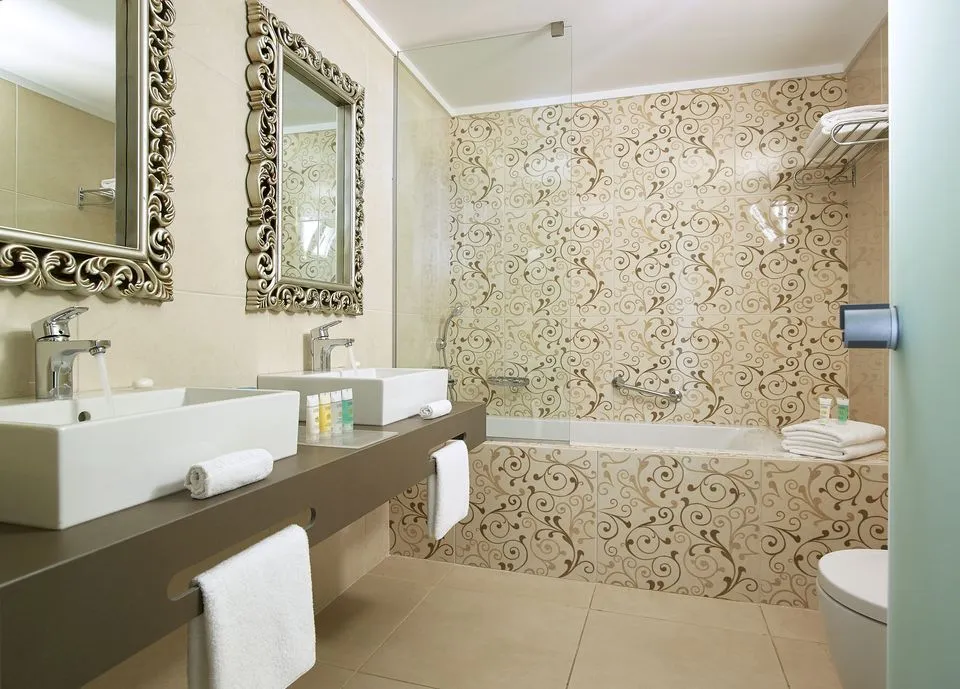 Deluxe Room Pool or Sea View