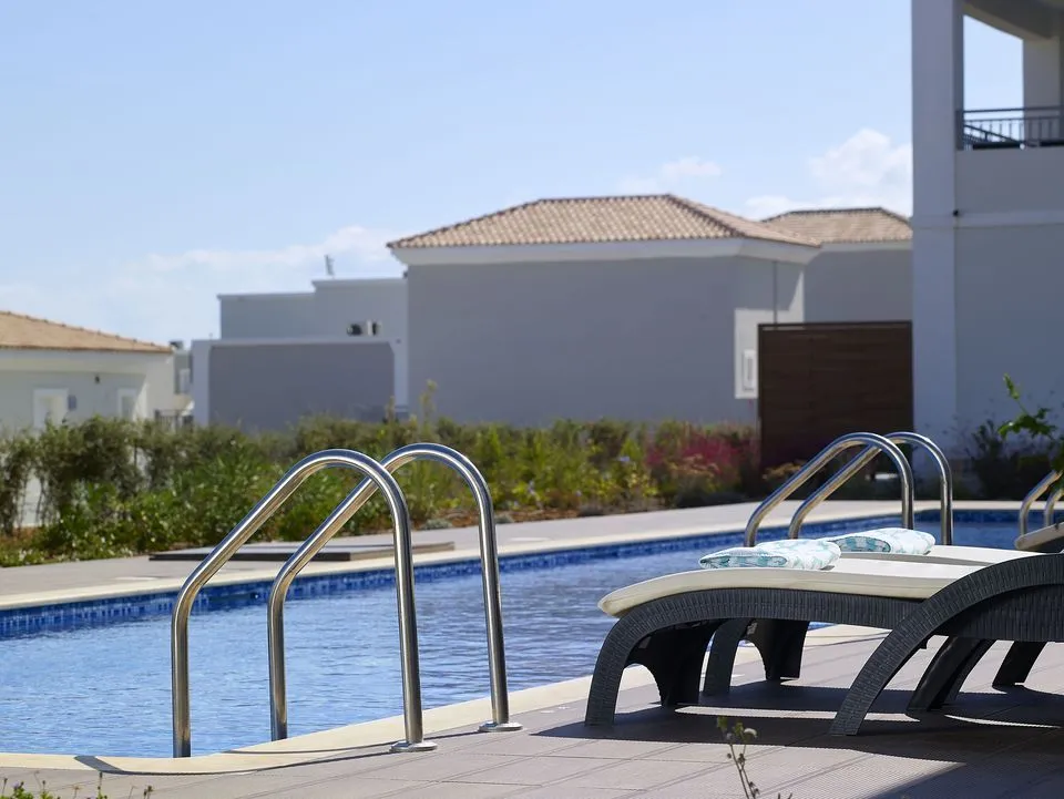 Deluxe Room Garden View with  Shared Pool