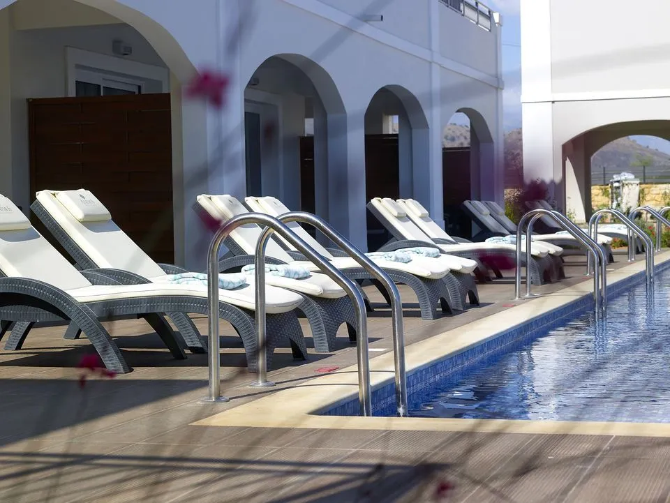 Deluxe Room Garden View with  Shared Pool
