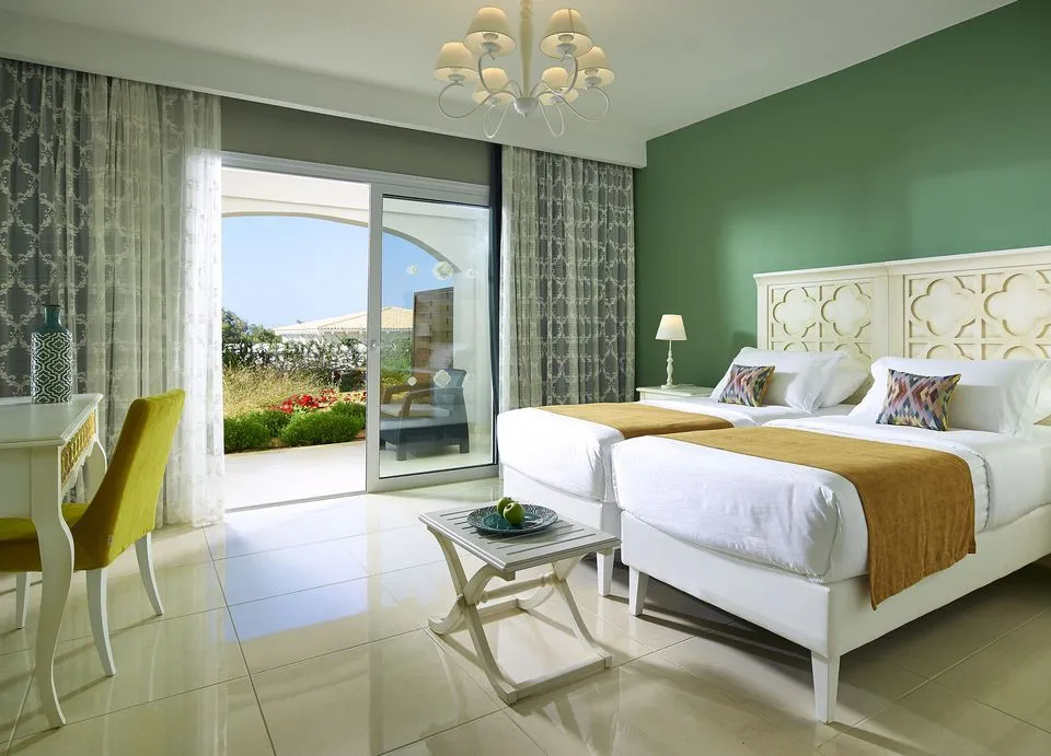 Deluxe Family Room Garden View