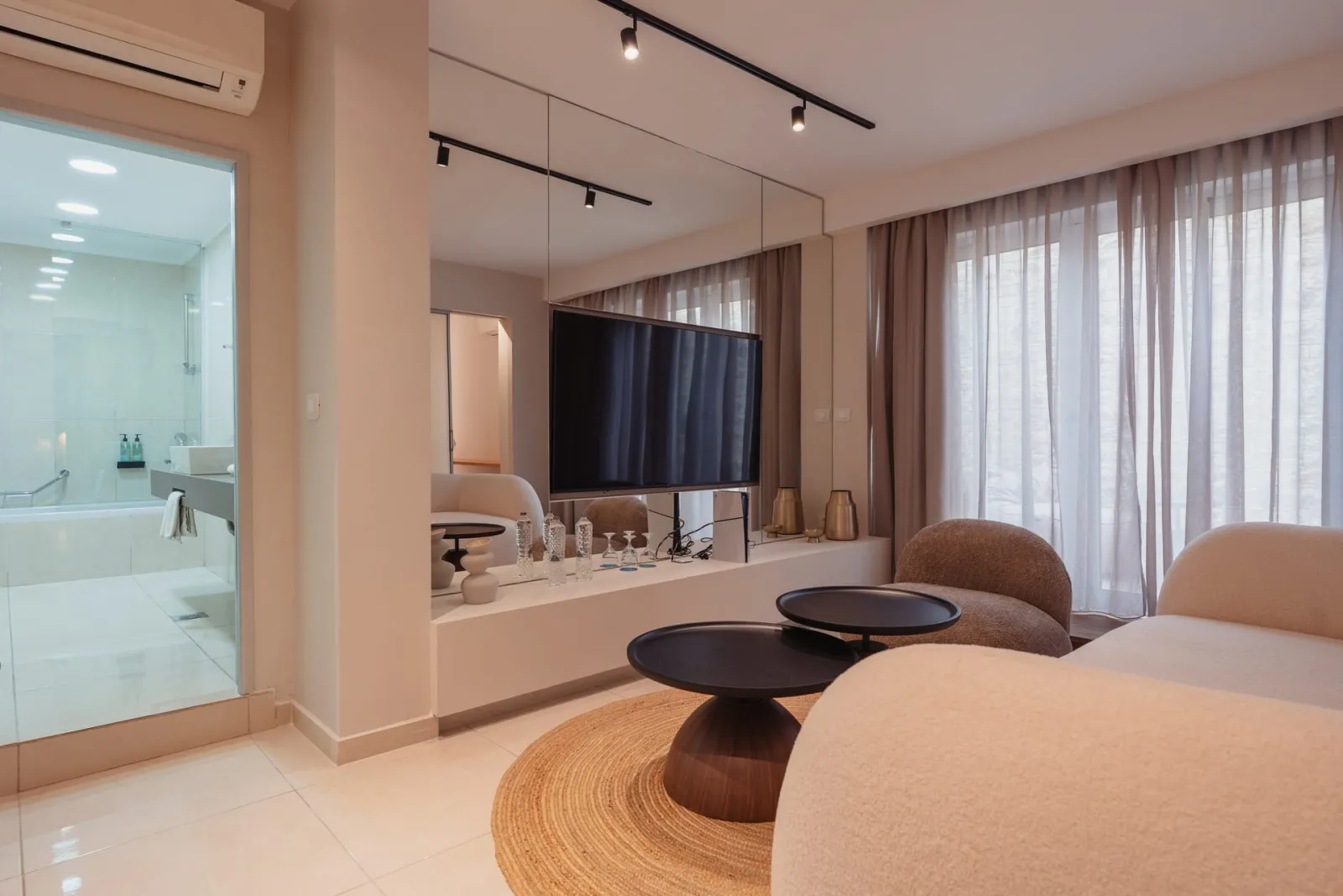 Grand Family Suite 2-Bedrooms Garden View (6 persons)