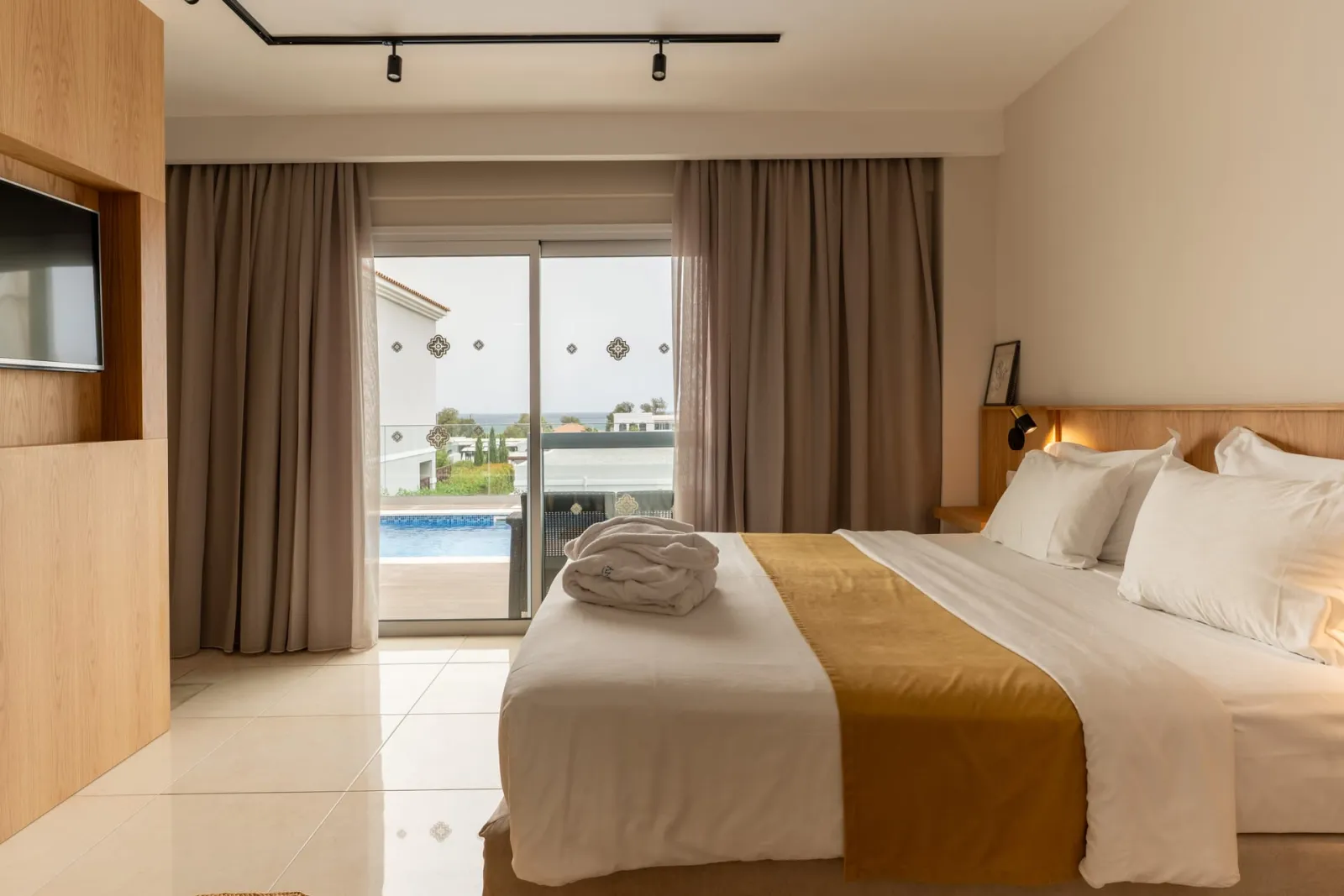 Grand Family Suite 2 Bedrooms Sharing Pool (6 persons)