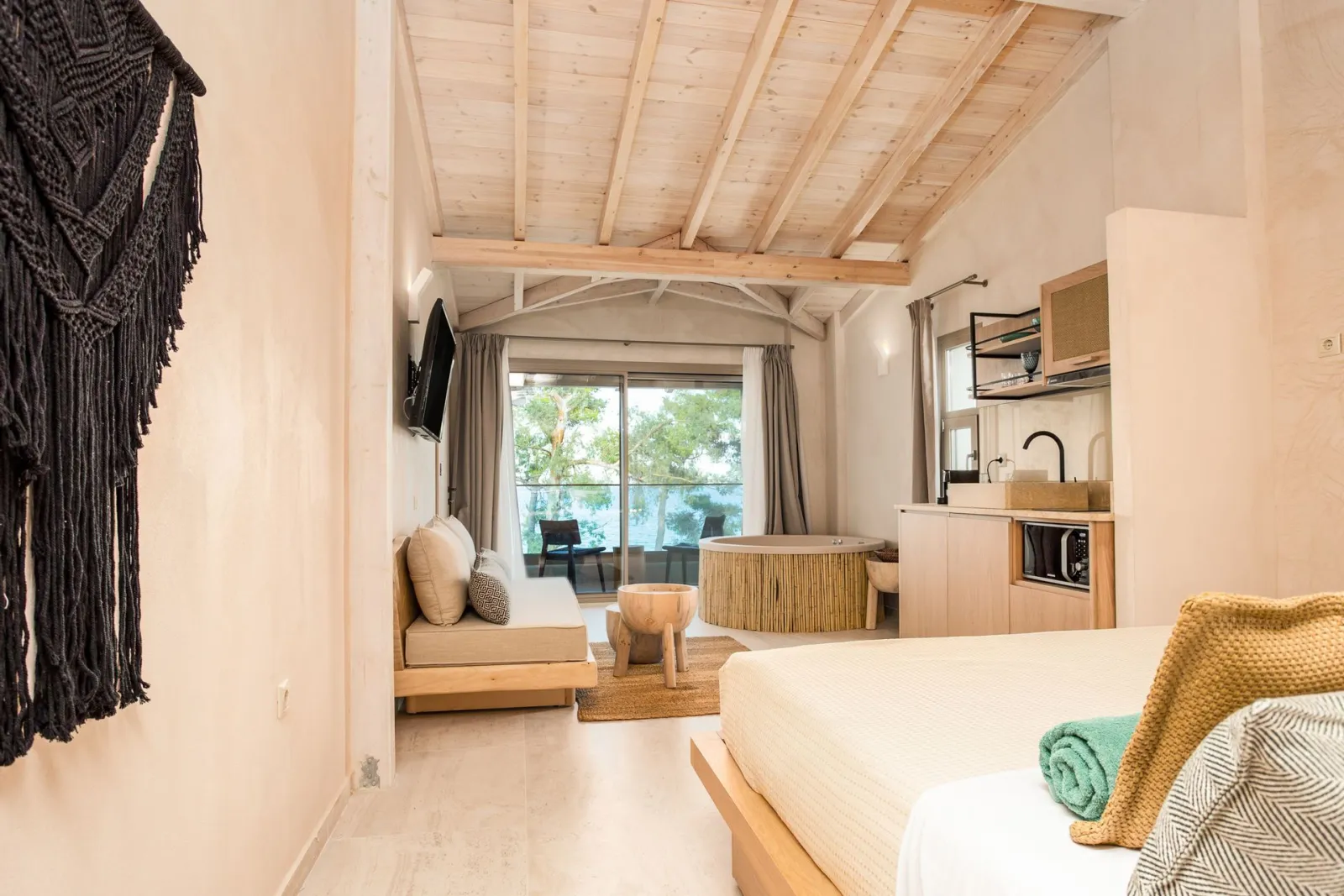 Executive Suite | Sea View | Indoor Jacuzzi