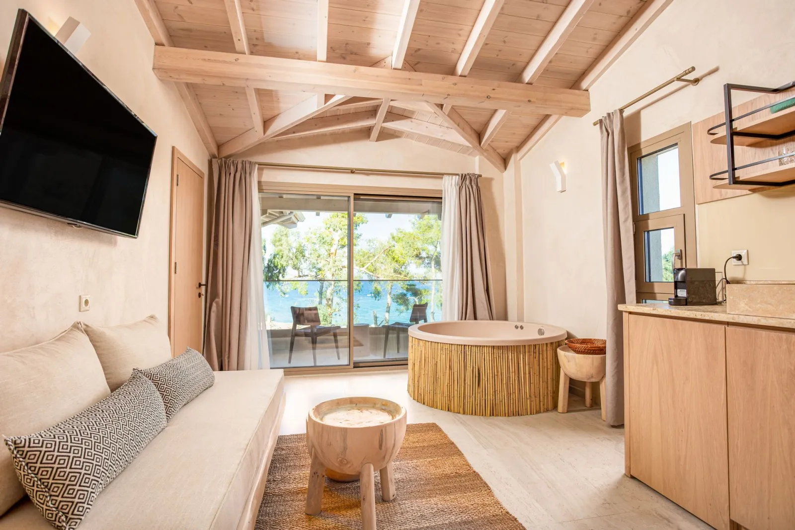 Executive Suite | Sea View | Indoor Jacuzzi