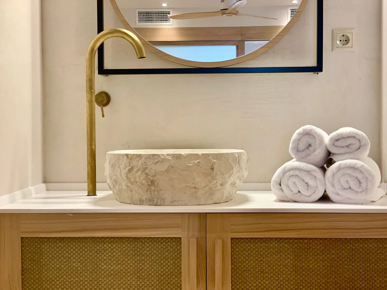 Executive Suite | Sea View | Indoor Jacuzzi