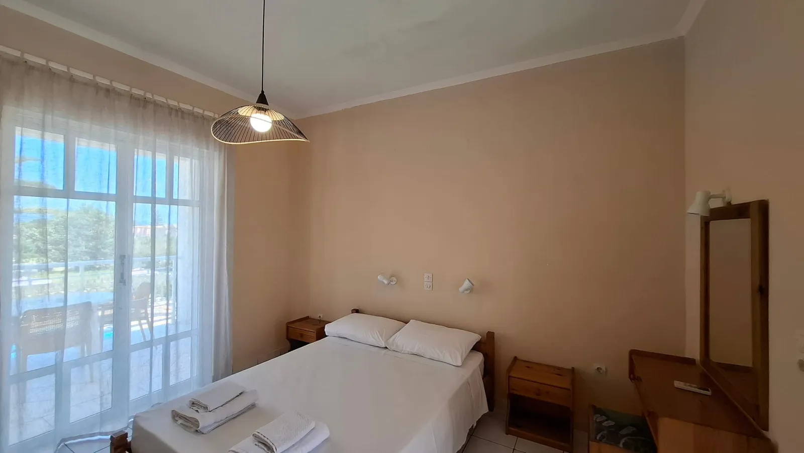 Ground Floor Studio - Spacious Balcony Retreat