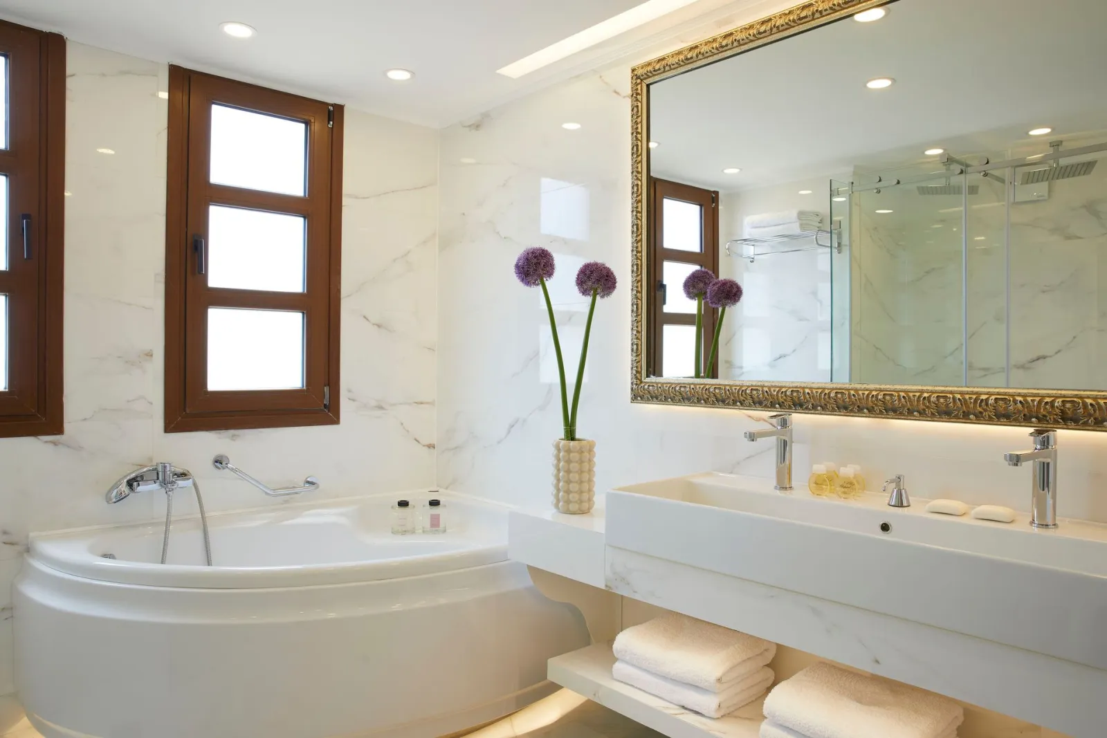 Deluxe Suite Pool or Sea View