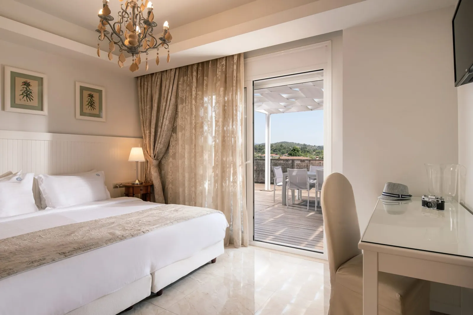 VIP Two-Bedroom Suite Sea View