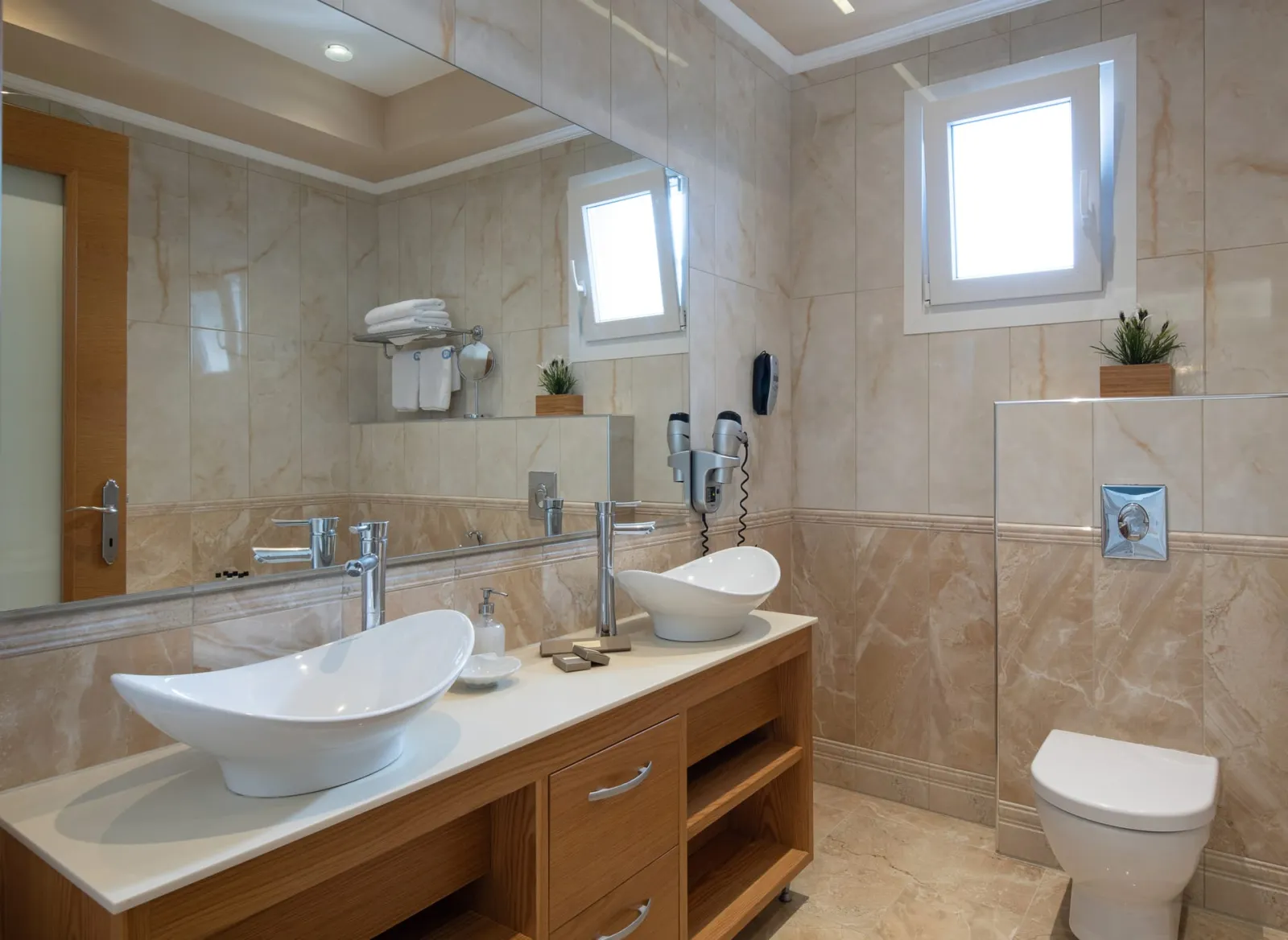 VIP Two-Bedroom Suite Sea View