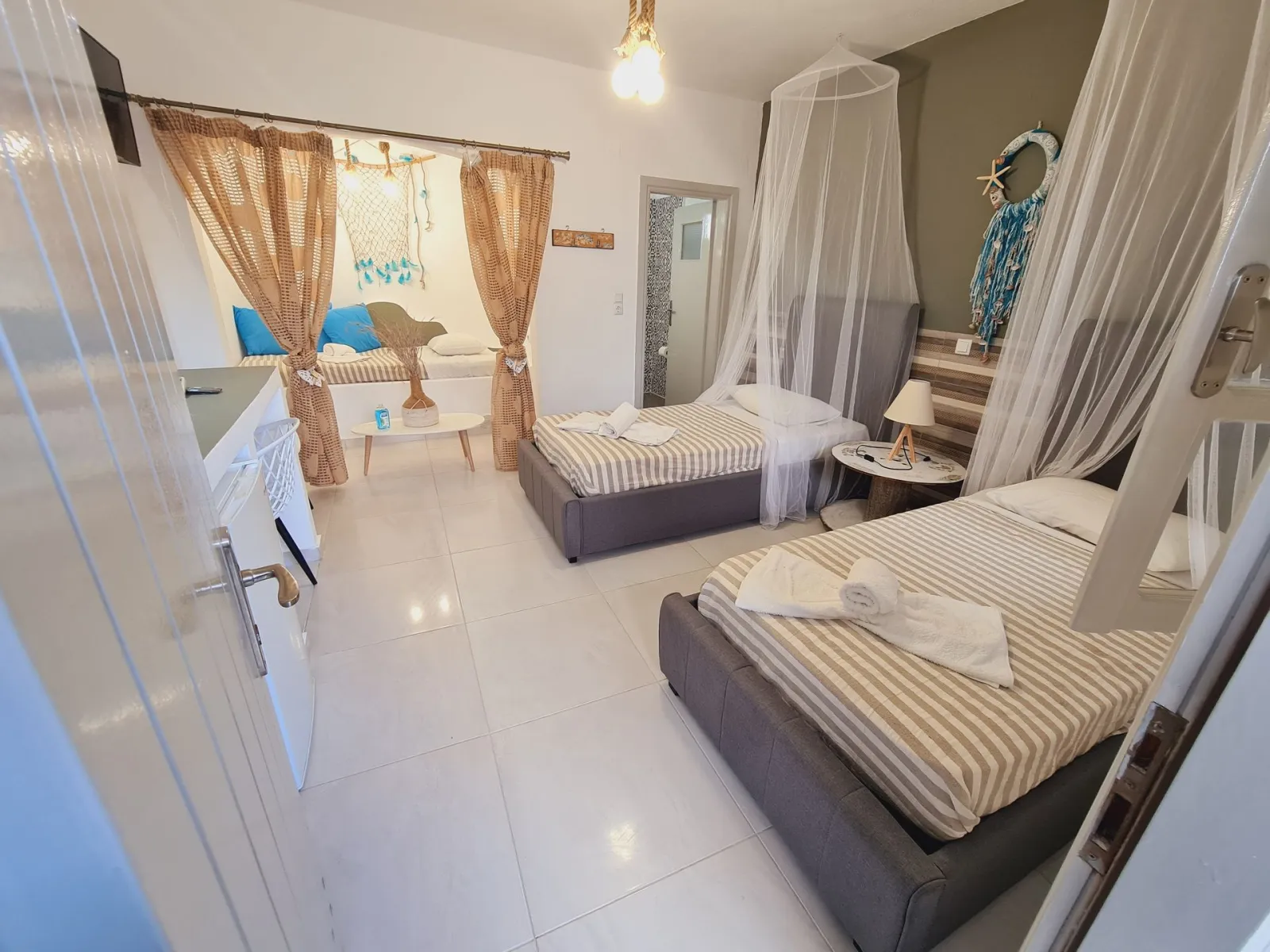Triple with 3 single beds