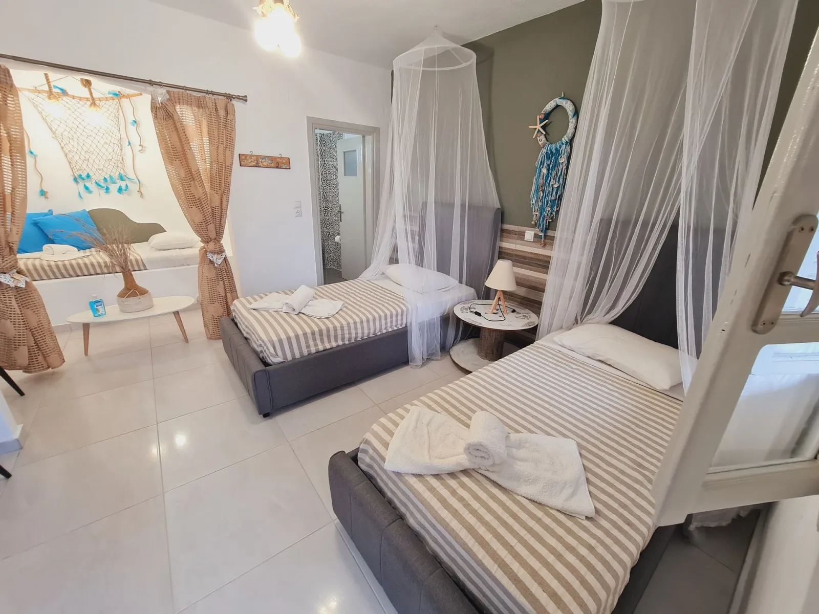 Triple with 3 single beds