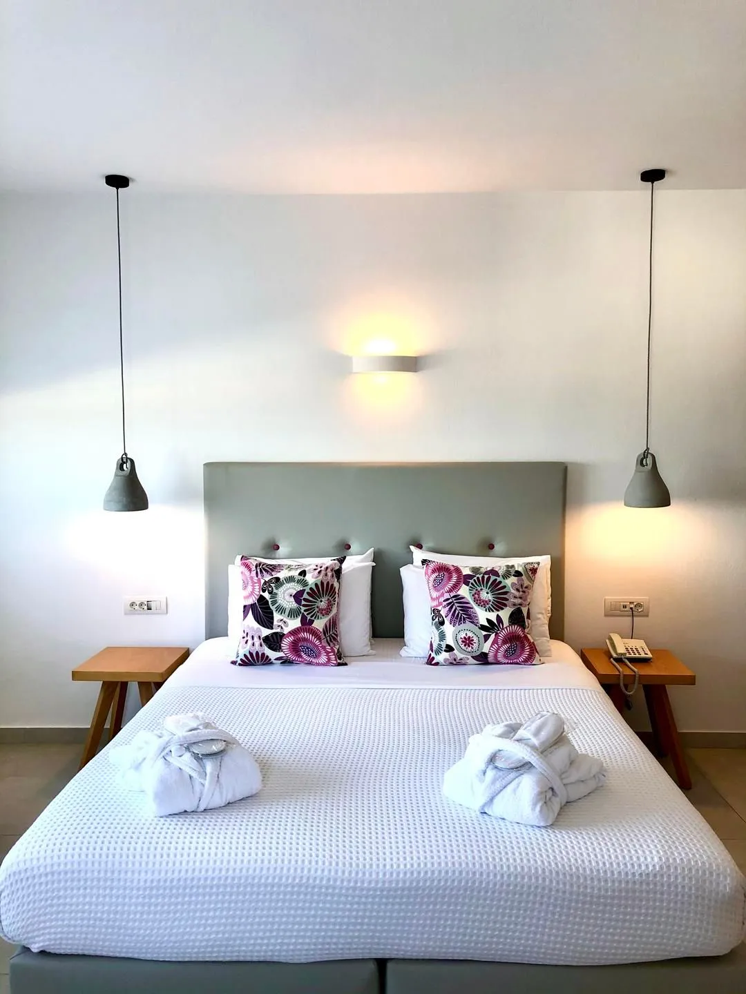 Deluxe Suite with Sea View & Outdoor Jacuzzi