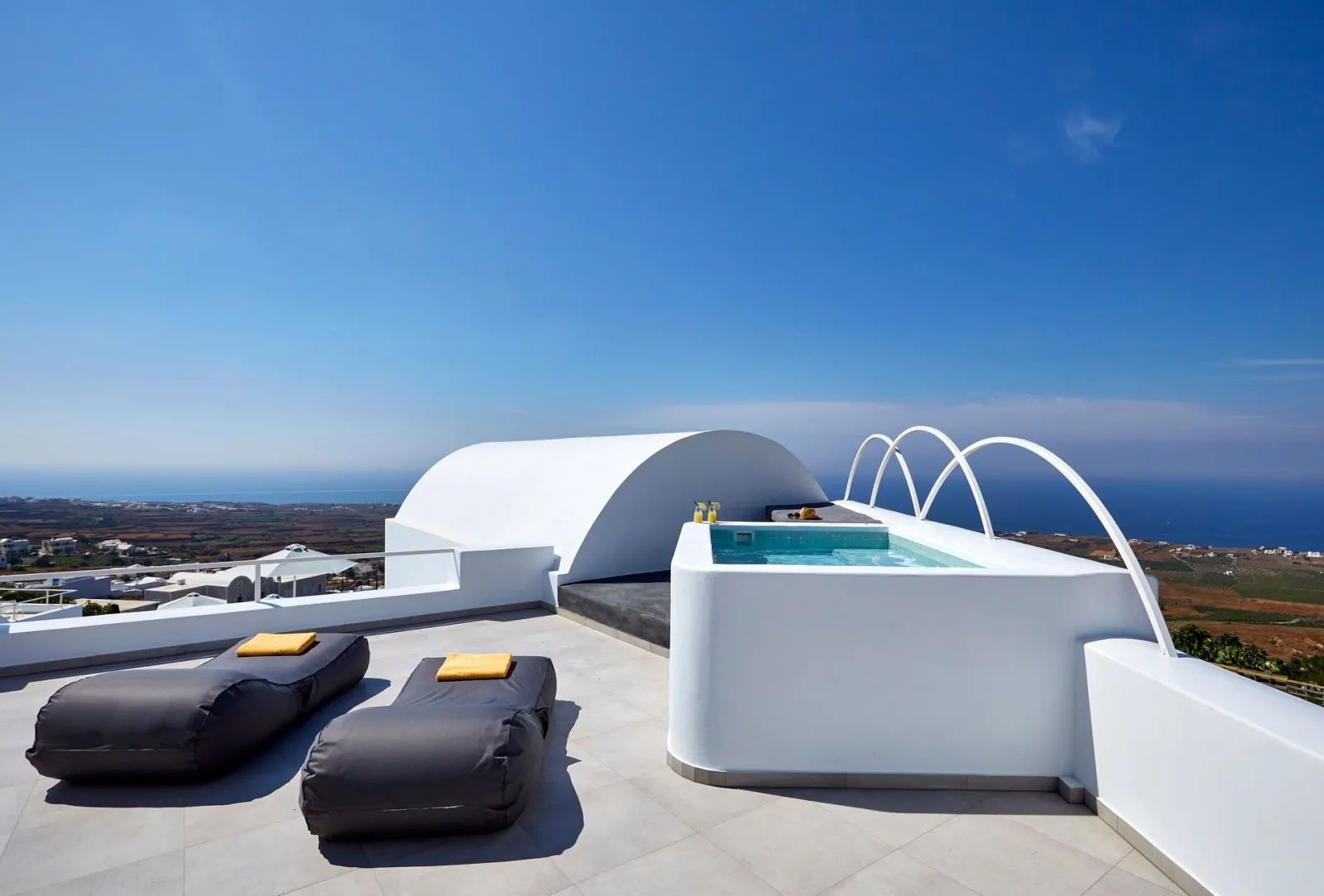 Aperanto Suite with Sea View &amp; Outdoor Jacuzzi