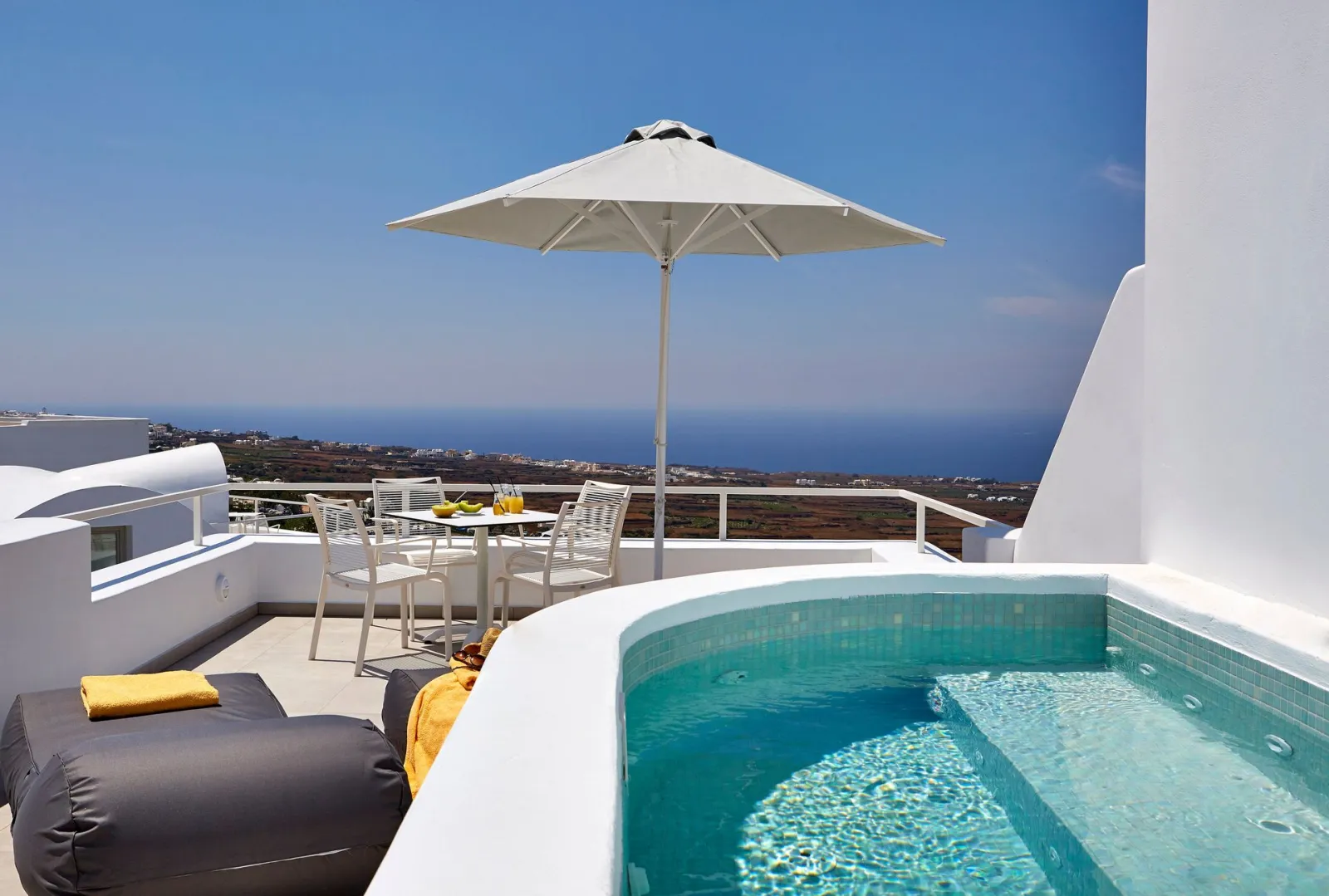Executive 2BD Suite with Sea View & Outdoor Jacuzzi