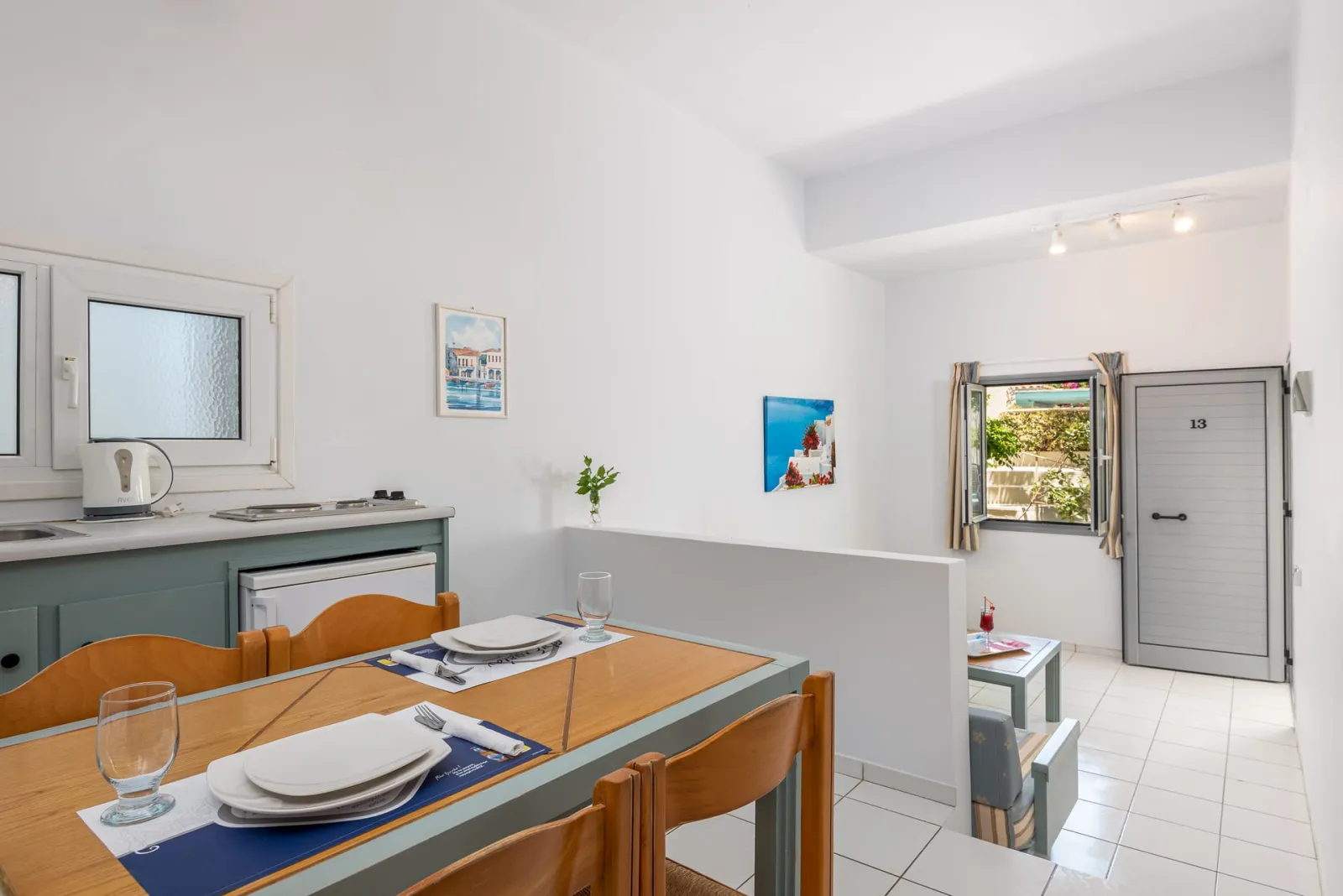 One Bedroom Apartment Sea View