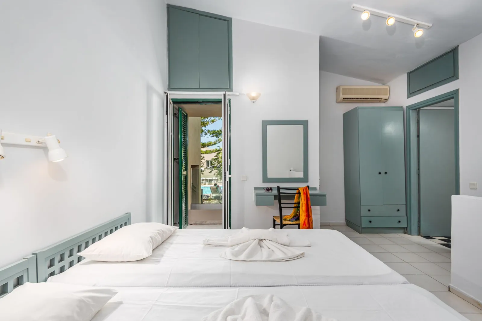 Two Bedroom Apartment Sea View