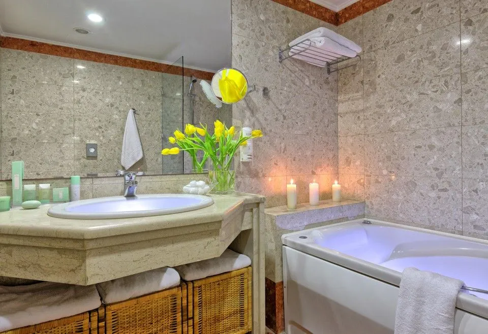 Suite with Side Sea View