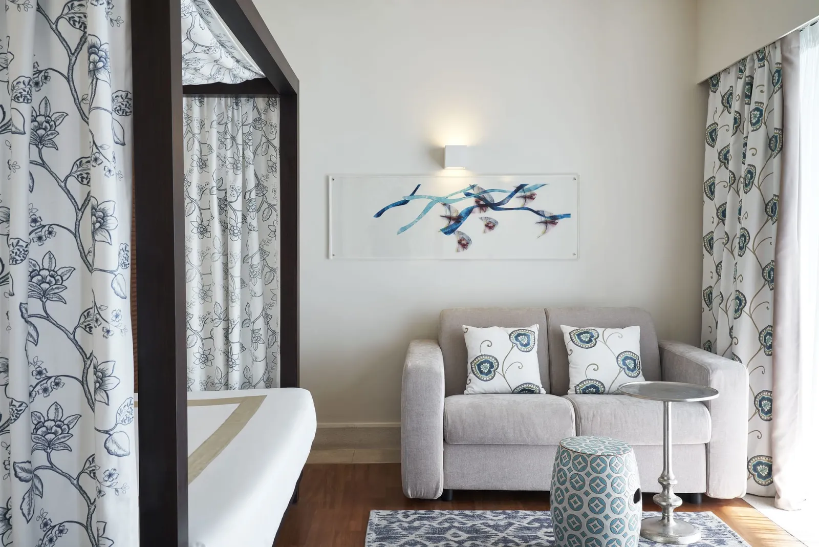 Queens Maisonette Sea Front with Private Pool