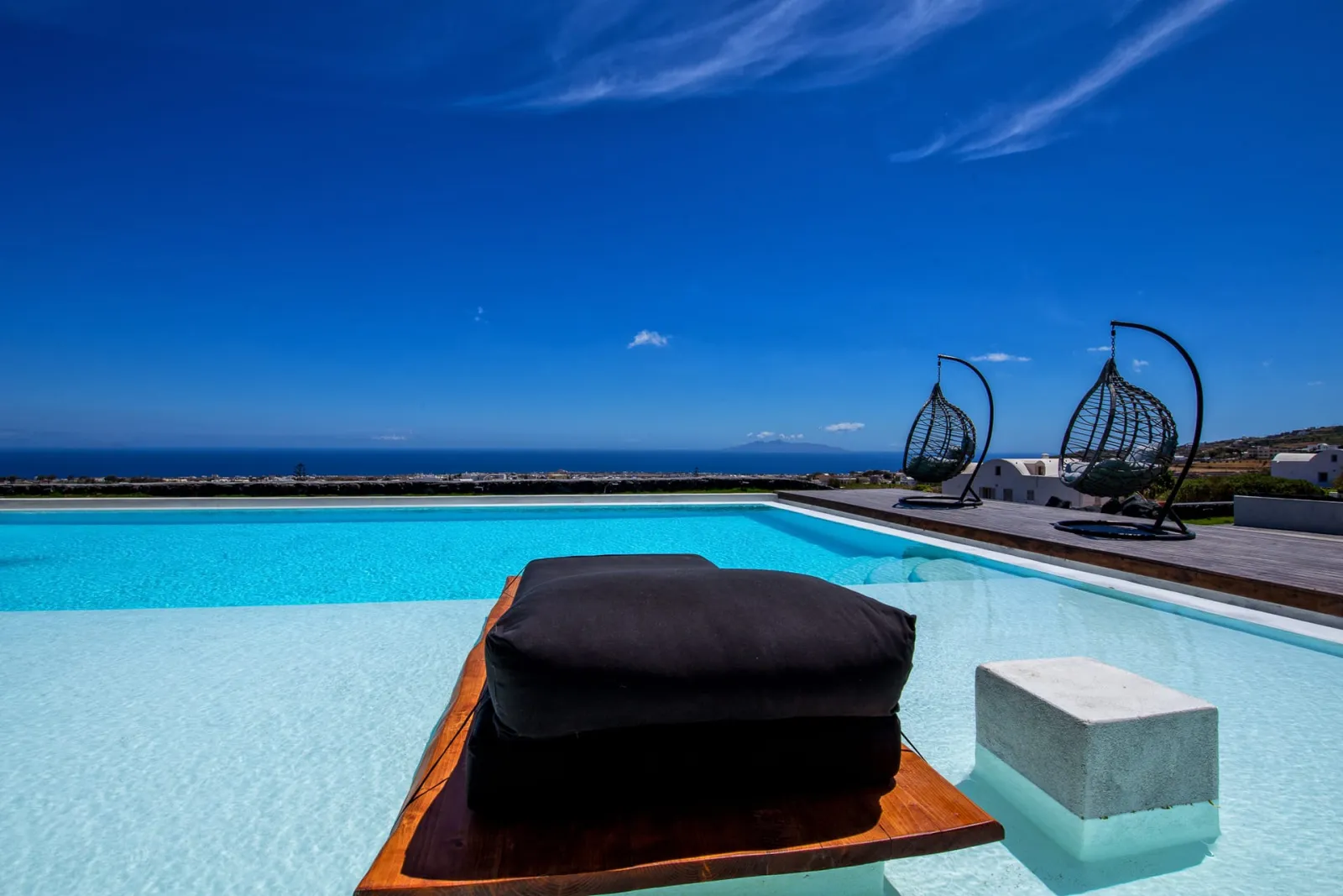 A &amp; V -4 Bedroom Villa