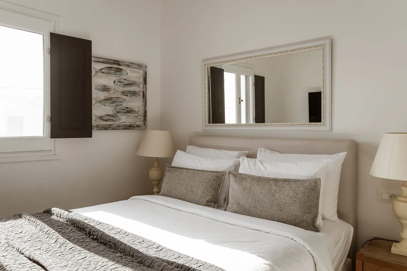 APARTMENT SUITE - Side Sea view