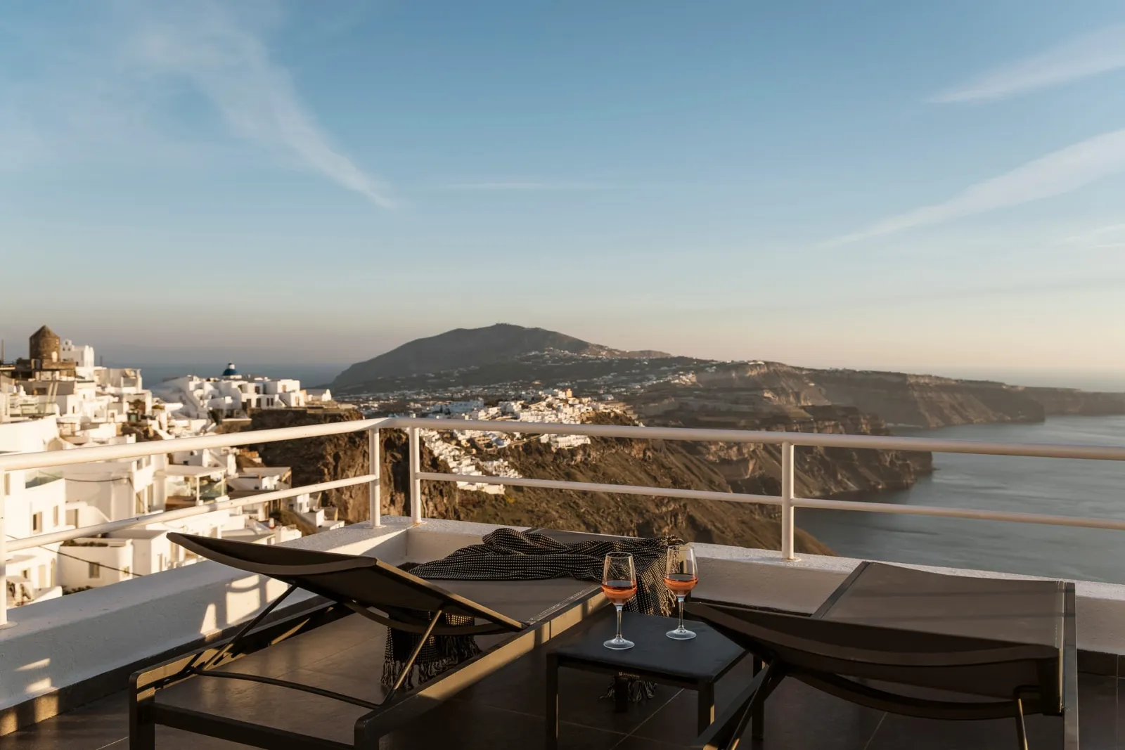 LOFT SUITE - Panoramic Caldera & Volcano Sea View