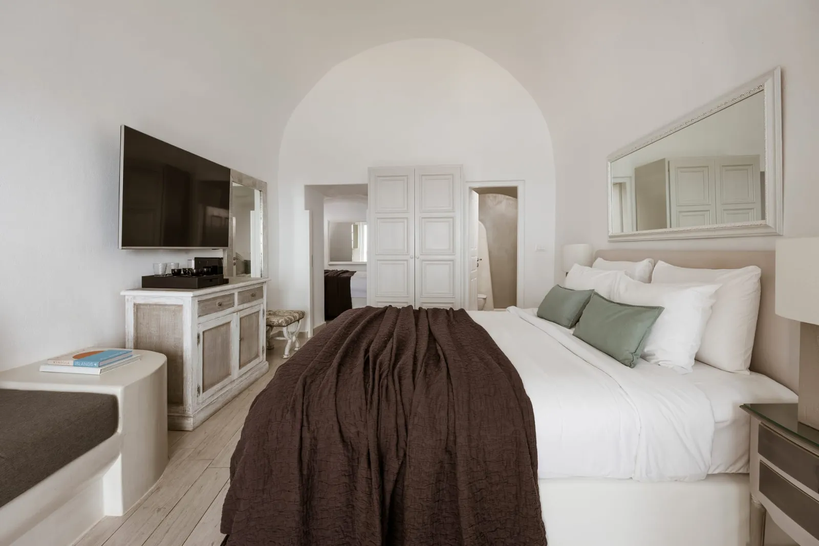 TWO BEDROOM JUNIOR SUITE - Panoramic Caldera &amp; Volcano Sea View