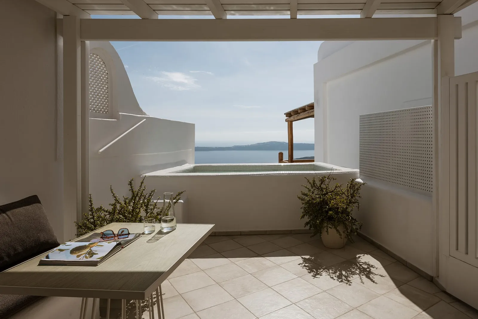 SUPERIOR SUITE - Panoramic Caldera & Volcano Sea View - Private Terrace with Outdoor Tub